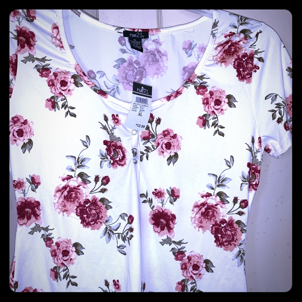 Crop white shirt with Flowers
